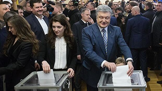 Порошенко заявил, что не слышал о серьезных нарушениях на выборах