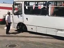 Пассажирка остановила сорвавшуюся с "ручника" сочинскую маршрутку