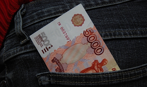 С экс-чиновницы облздрава в Волгограде взыскали около 800 тысяч рублей