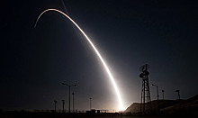 США испытают межконтинентальную баллистическую ракету