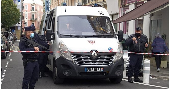 En Son Haber (Турция): нападение с ножом возле церкви во Франции