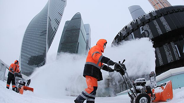 Снегопад в Москве стал сильнейшим с 1949 года