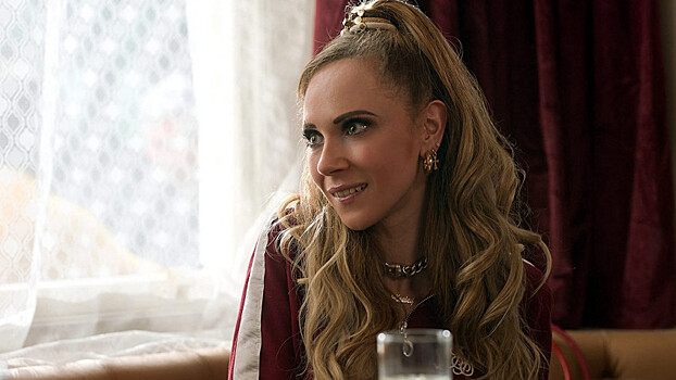 СМИ: исполнившая Кили Джонс в «Теде Лассо» Джуно Темпл может сыграть в «Веном 3»