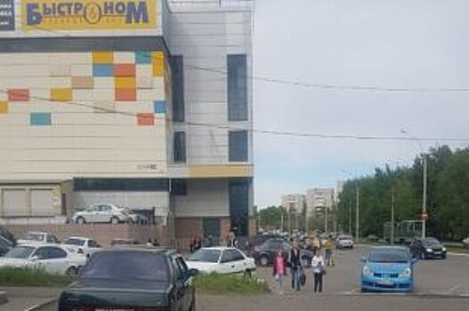 Экстренная эвакуация людей прошла в двух торговых центрах Бийска