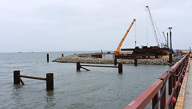 Строительство Керченского моста остановлено из-за шторма