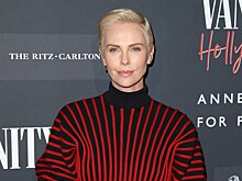 Шарлиз Терон в скромном платье-свитере, Деми Мур с красавицей-дочерью и другие звезды на вечеринке Vanity Fair