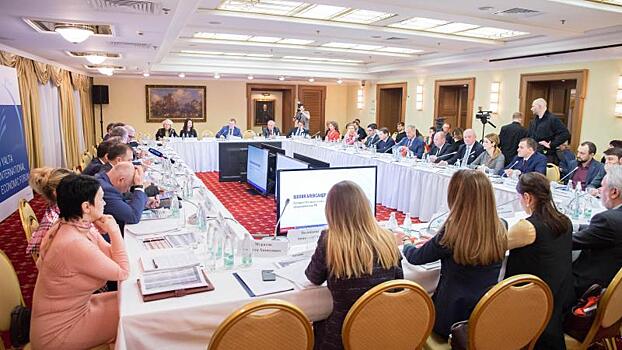 Аксенов пригласил президентов Абхазии и Южной Осетии на Ялтинский экономический форум