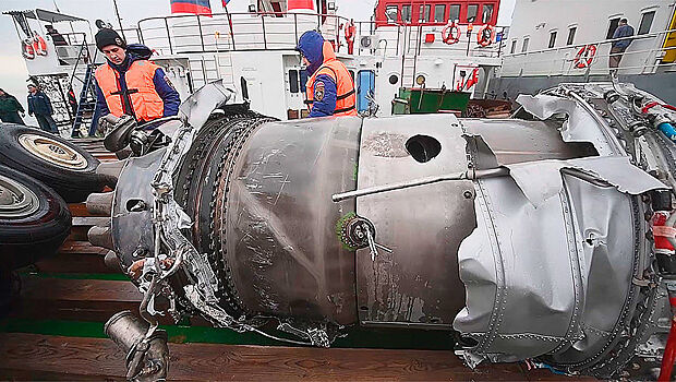 Работы по подъему обломков самолета Ту-154 Минобороны России, потерпевшего крушение после вылета из Сочи, 29 декабря 2016 года