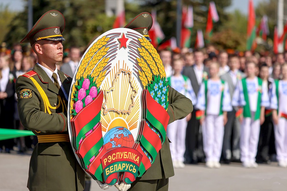 В Беларуси празднуют День Государственного флага, герба и гимна