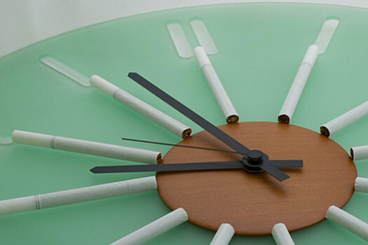 Специалист Гамбарян: на 15 курящих сотрудников уходит 200 тыс. рублей в месяц