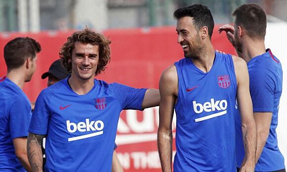 Четыре игрока обсуждают с "Барселоной" новые контракты с понижением зарплаты