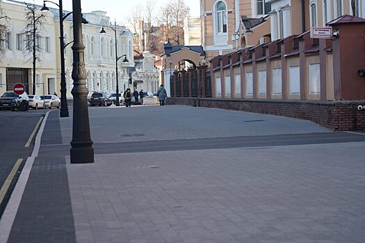 Шлагбаумы начали устанавливать на будущей пешеходной улице Малой Покровской