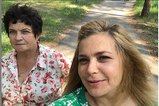 Ирина Пегова опубликовала фото с мамой