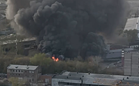 Сильный пожар произошел на востоке Москвы