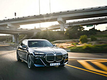 Видео: BMW 740d демонстрирует плавную езду по автобану
