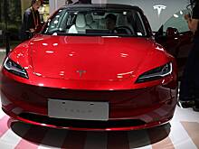 Tesla начала продажу переключателей поворотников в машину