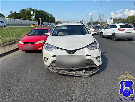 Три машины столкнулись на Московском шоссе в Самаре