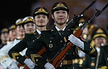 Военные оркестры прошли с музыкой по главной улице Москвы