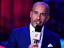 Комментатор UFC Аник: «Джонса не волнует, заберут у него пояс или нет. Он все равно подерется с Аспиналлом»
