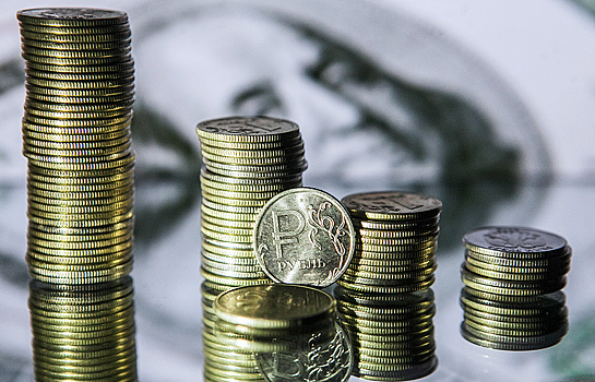 Доллар опустился ниже 67 рублей