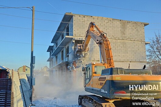 В Екатеринбурге отправили в колонию застройщика, возводившего многоэтажки в частном секторе