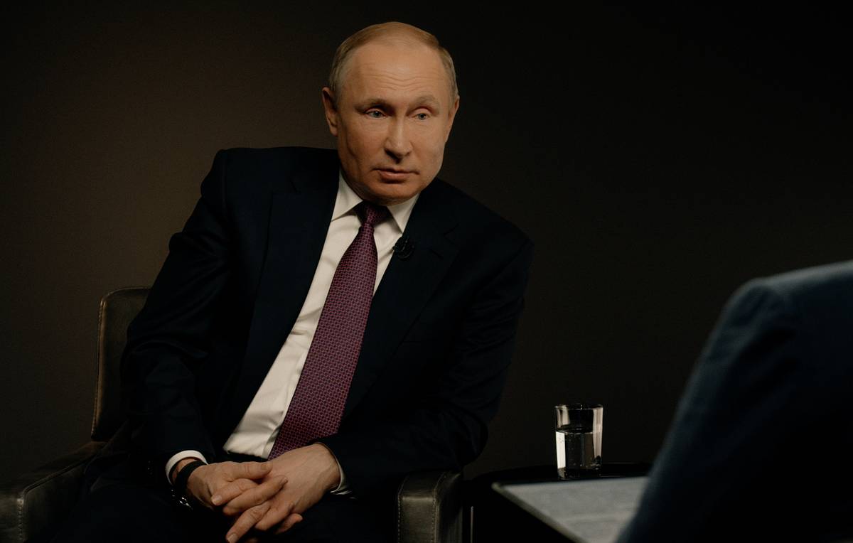 Экс-разведчик США Риттер: Путин не позволил поставить Россию на колени