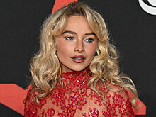 Сабрина Карпентер станет Алисой в новом мюзикле по сказке Кэрролла