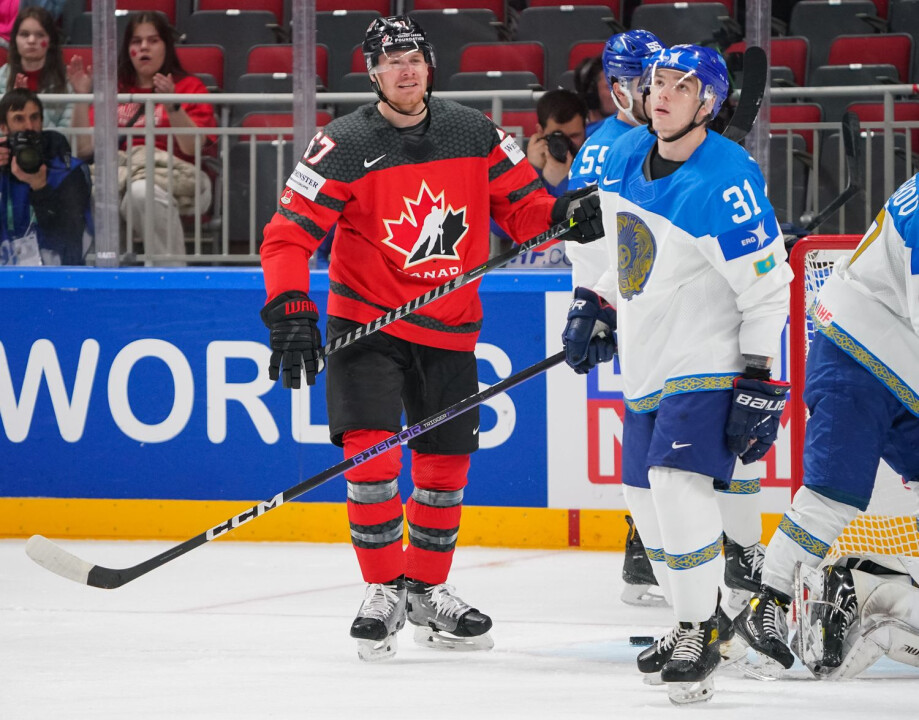 Сборная Канады разгромила команду Казахстана в матче ЧМ-2023 по хоккею