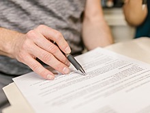 Риелтор в Санкт-Петербурге занялась продажей многоквартирного дома без ведома жильцов