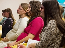 В Челябинске организуют битву между акушером-гинекологом и доулой