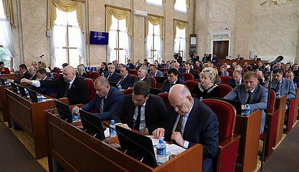 Депутаты поддержали закон о сохранении памяти защитников Отечества