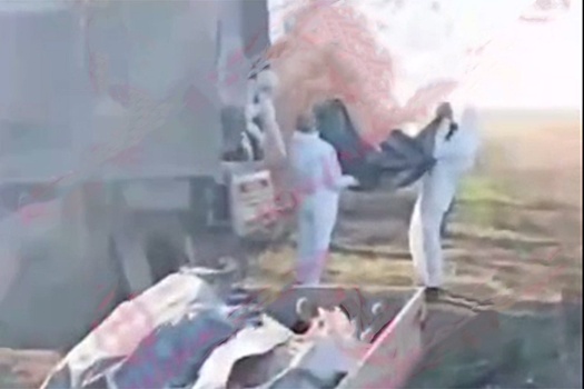 Коц показал, как тела солдат ВСУ из Красноармейска вывозят КамАЗами