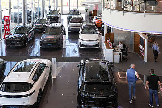Траты россиян на новые автомобили упали на 20%