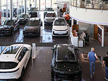 Траты россиян на новые автомобили упали на 20%