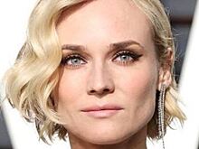 Диана Крюгер в платье-комбинации цвета хаки