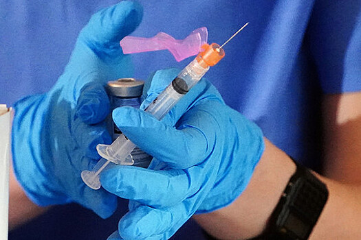 Президенты Словакии и Греции прошли вакцинацию против коронавируса
