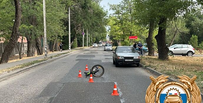 В Таганроге несовершеннолетний велосипедист повернул под колеса автомобиля