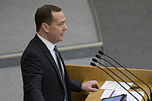 Медведев пообещал к 2021 году обеспечить детей местами в яслях