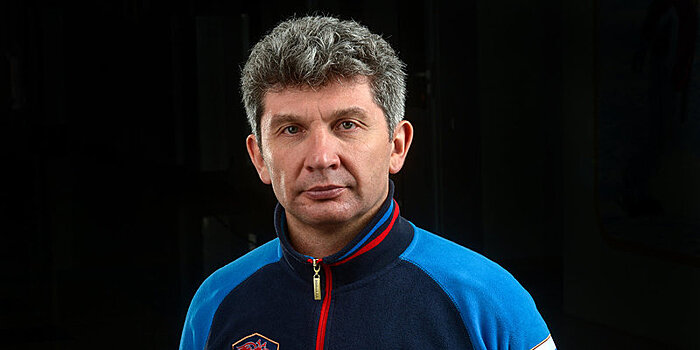 Главный тренер сборной России по шорт-треку считает, что оценивать форму Елистратова еще рано