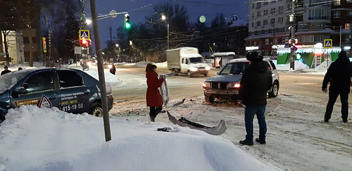 ДТП с участием учебного авто произошло на пересечении Ванеева и Республиканской