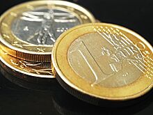 Официальный курс евро снизился до 71,72 рубля