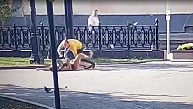 Москвича и жительницу Подмосковья задержали за обман пенсионерки на 860 тыс. руб. в центре столицы
