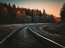 Автобус с детьми застрял на переезде перед приближающимся поездом в Новосибирской области