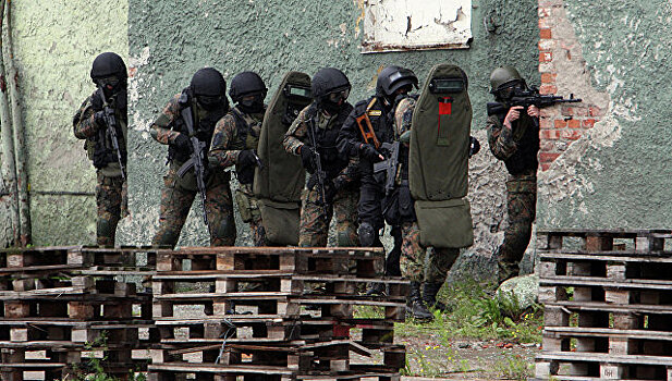Спецназ ФСБ начал первый этап учений в Крыму