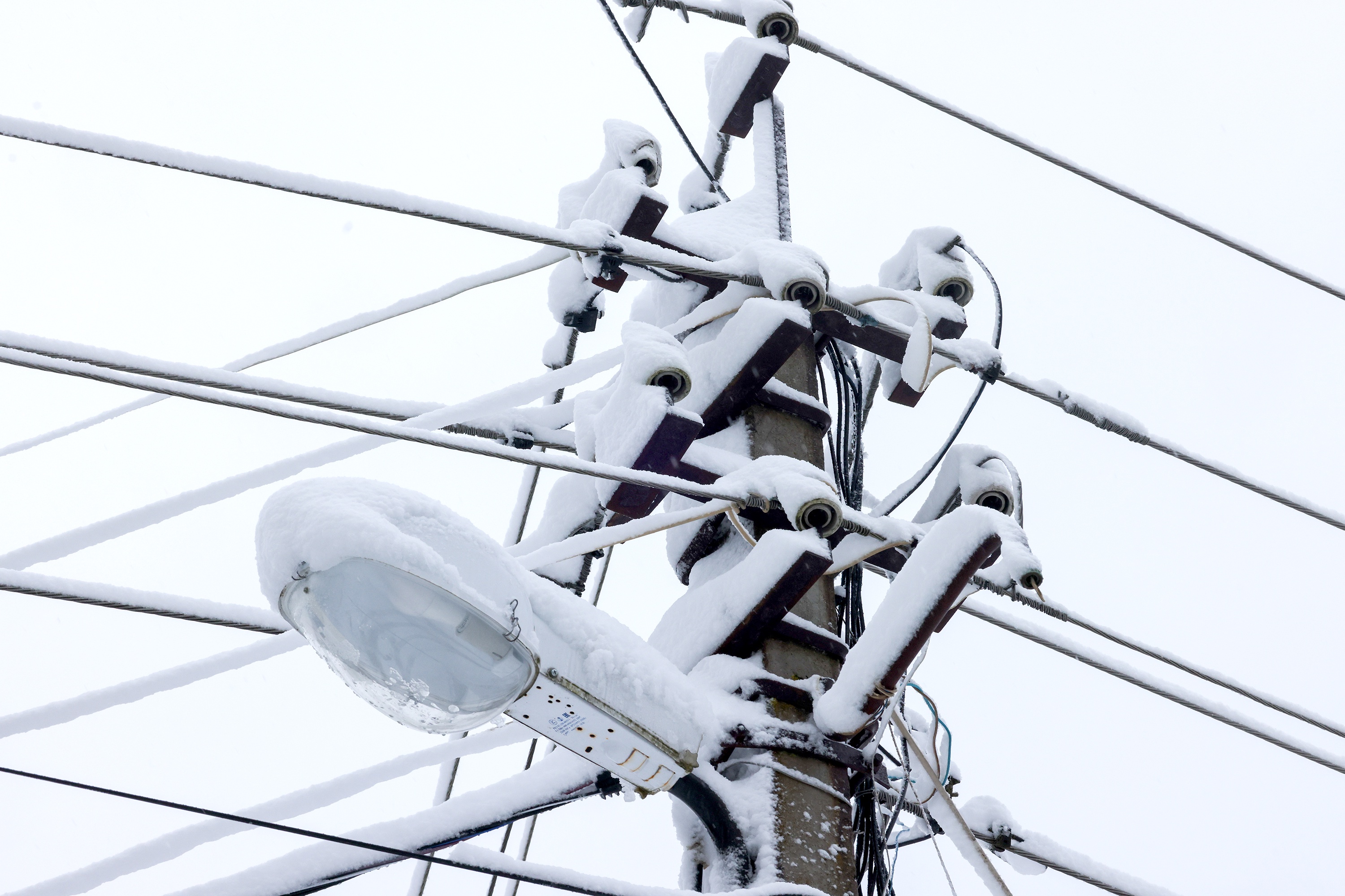 Восстановить нарушенное электроснабжение в Подмосковье обещают до 23 часов 2 мая