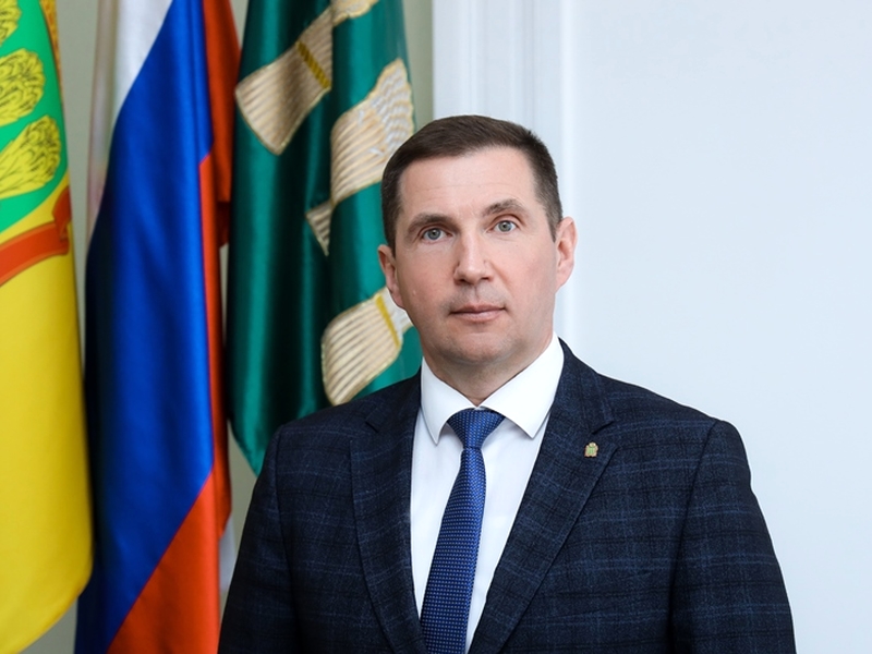 Олег Денисов поздравил спасателей с профессиональным праздником