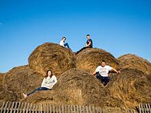 Удаленка, бизнес и новая любовь: почему новосибирцы уезжают в село из города