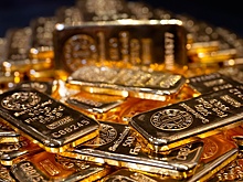 Цена на золото достигла рекорда на фоне угрозы торговой войны