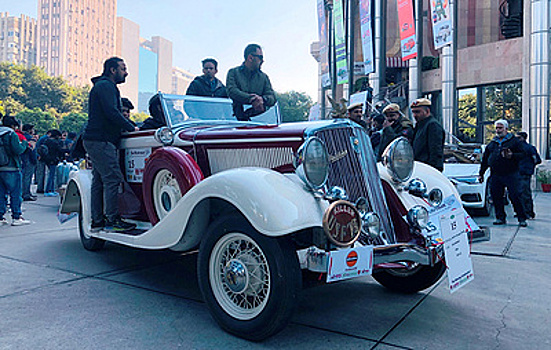 В ралли авто-раритетов в Нью-Дели приняли участие более 120 старинных и редких авто