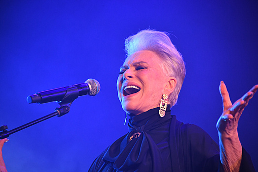 «Кто сказал, что деньги кончились?»: Ирина Понаровская ответила критикам после возвращения на сцену